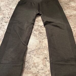 Size small lulu cropped workout leggings